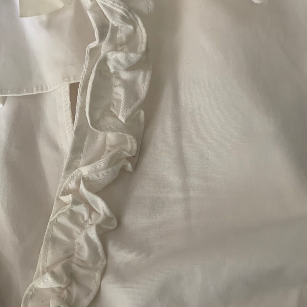 Style White Top  - Picture 7 of 9